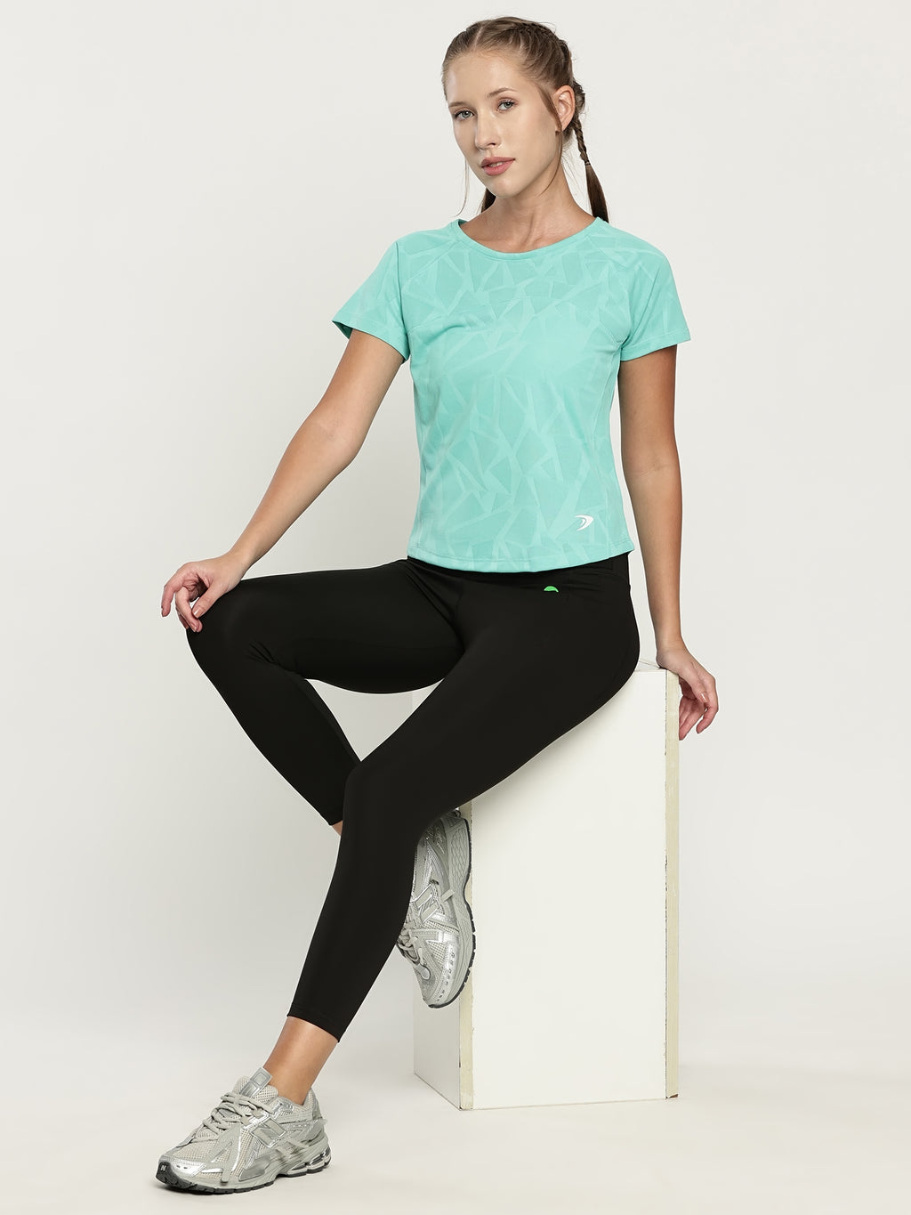 WOMEN RAGLAN SLEEV ACTIVE T SHIRT
