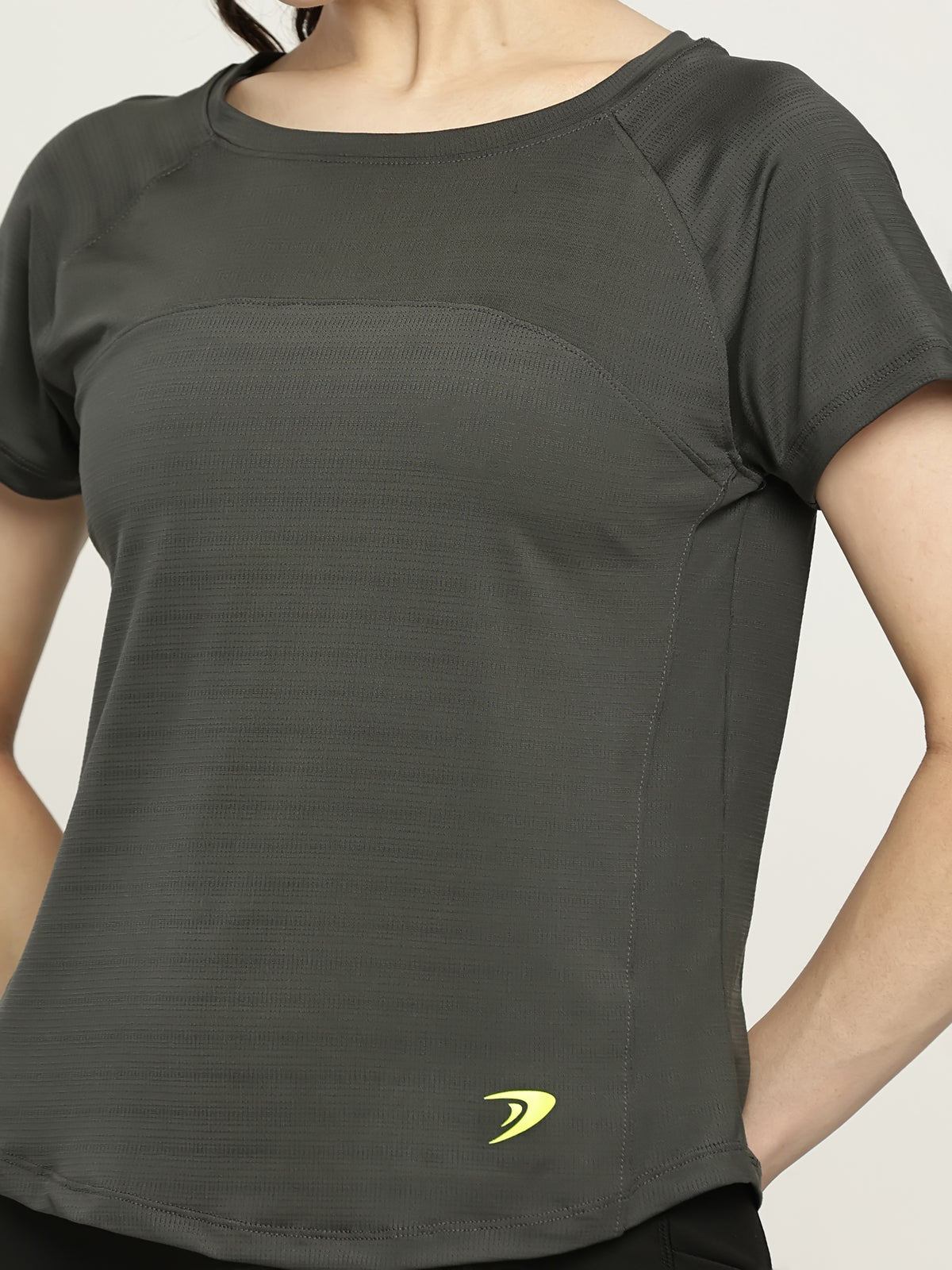 WOMEN RAGLAN SLEEV ACTIVE T SHIRT